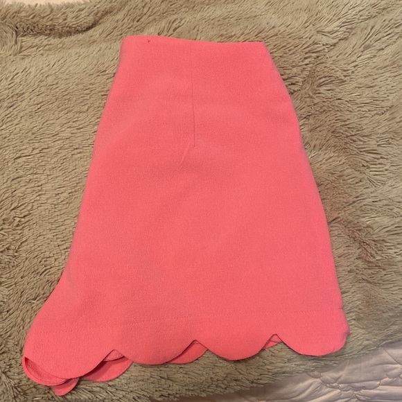 Pink Scallop Edge Short - Picture 3 of 3
